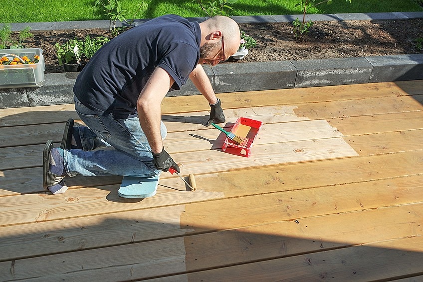 How To Choose The Right Deck Sealer For Your Home